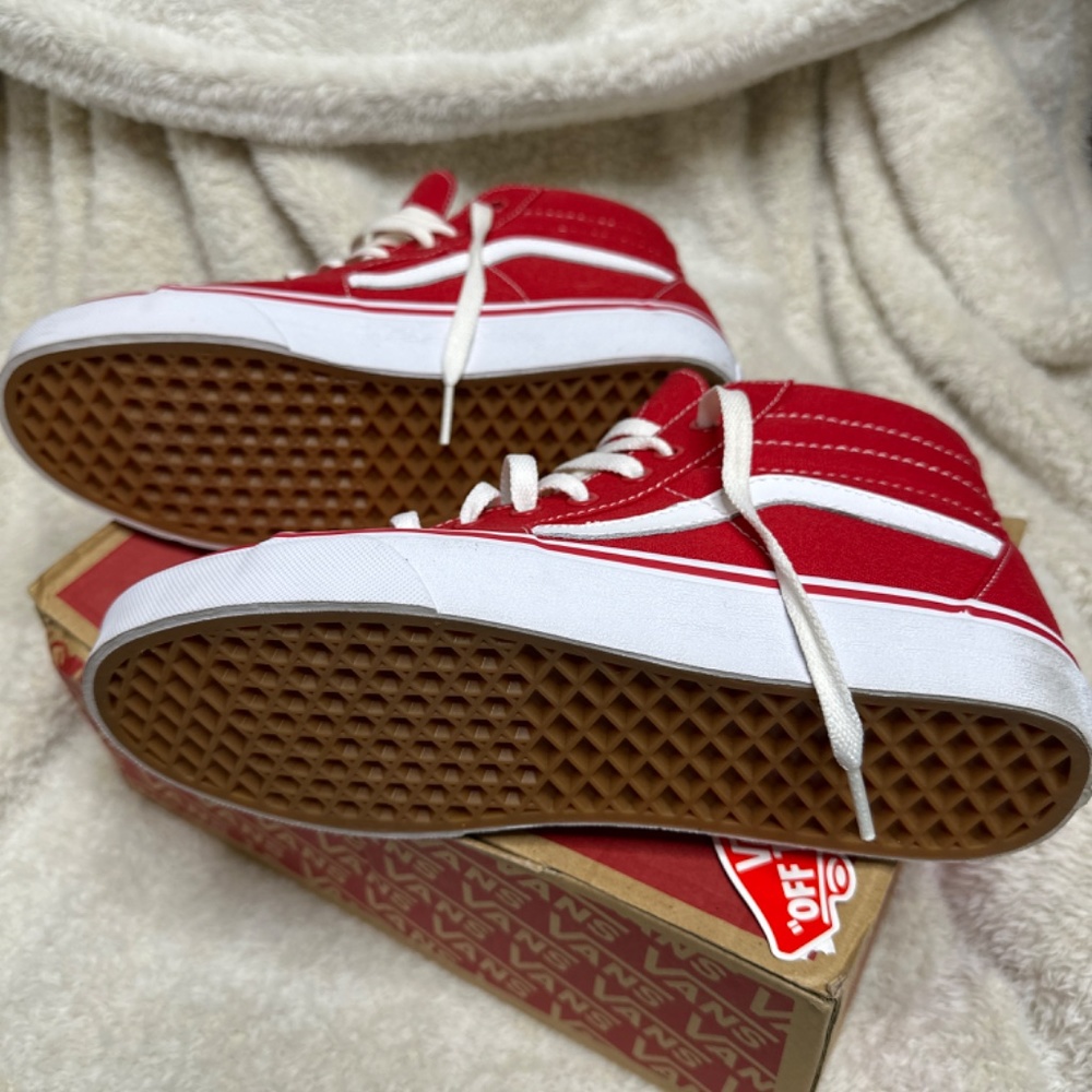 Vans - Picture 3 of 4